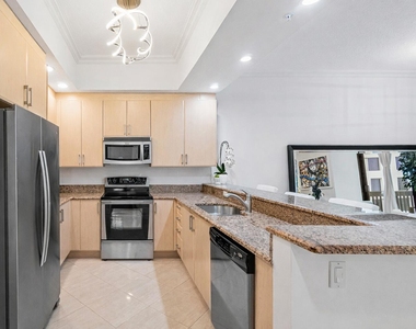 701 S Olive Avenue - Photo Thumbnail 11