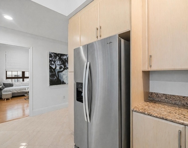 701 S Olive Avenue - Photo Thumbnail 12