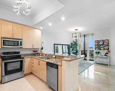 701 S Olive Avenue - Photo Thumbnail 10