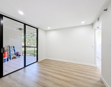 955 Egret Circle - Photo Thumbnail 18