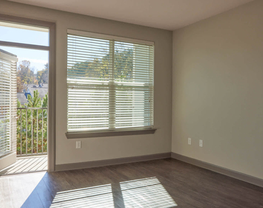 6558 Roswell Rd - Photo Thumbnail 21