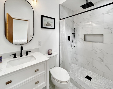18 Old Riverhead Road - Photo Thumbnail 5
