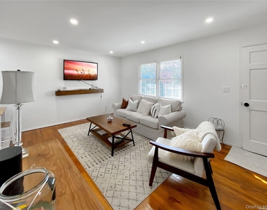 18 Old Riverhead Road - Photo Thumbnail 1