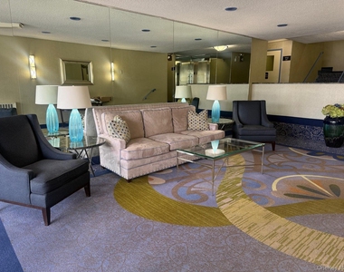 601 Chestnut Street - Photo Thumbnail 5