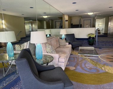 601 Chestnut Street - Photo Thumbnail 4