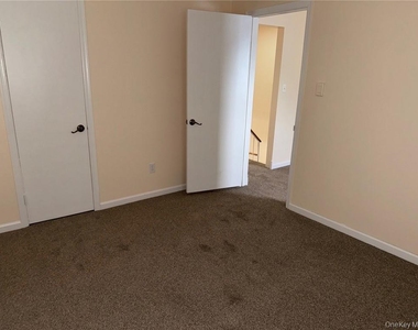 100 Hillside Drive - Photo Thumbnail 14
