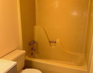 100 Hillside Drive - Photo Thumbnail 8