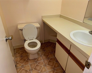 100 Hillside Drive - Photo Thumbnail 22
