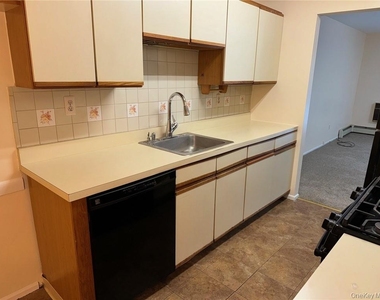 100 Hillside Drive - Photo Thumbnail 4