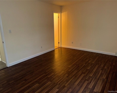 100 Hillside Drive - Photo Thumbnail 7