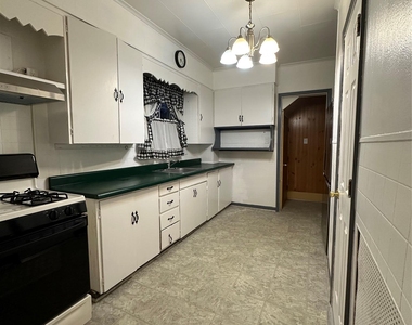 9 Elizabeth Street - Photo Thumbnail 2