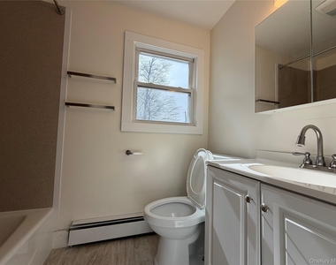155 N Clinton Street - Photo Thumbnail 4