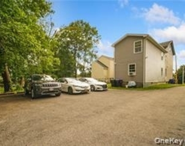 155 N Clinton Street - Photo Thumbnail 7