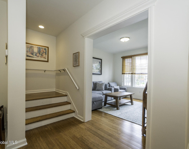 41 Walton Street - Photo Thumbnail 6