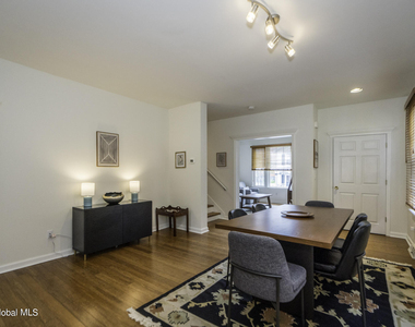 41 Walton Street - Photo Thumbnail 4