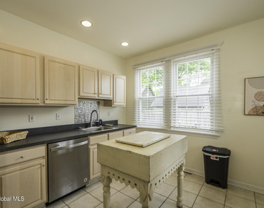 39 Walton Street - Photo Thumbnail 16