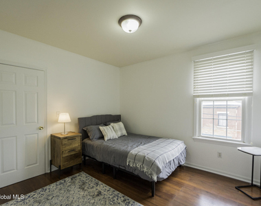 39 Walton Street - Photo Thumbnail 7