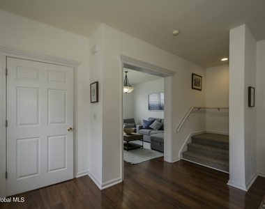 39 Walton Street - Photo Thumbnail 14