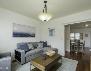 39 Walton Street - Photo Thumbnail 5