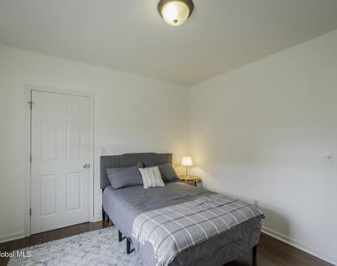 39 Walton Street - Photo Thumbnail 8