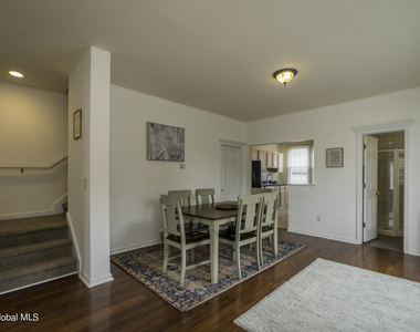 39 Walton Street - Photo Thumbnail 3