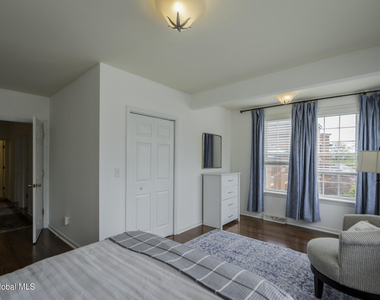 39 Walton Street - Photo Thumbnail 11