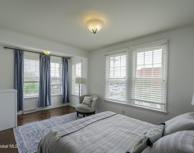39 Walton Street - Photo Thumbnail 10
