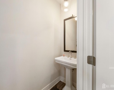 707 Station Road - Photo Thumbnail 6