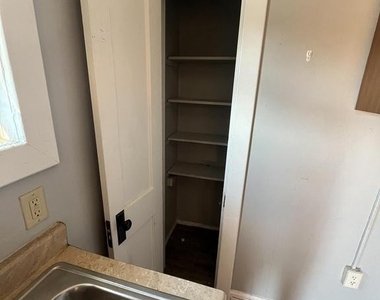 44 S Loudoun Street - Photo Thumbnail 6