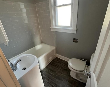 44 S Loudoun Street - Photo Thumbnail 8