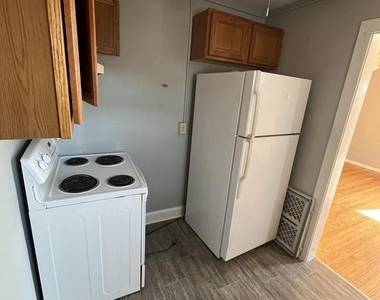 44 S Loudoun Street - Photo Thumbnail 5