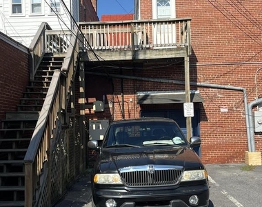 44 S Loudoun Street - Photo Thumbnail 1