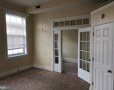 104 Loudoun Street S - Photo Thumbnail 4