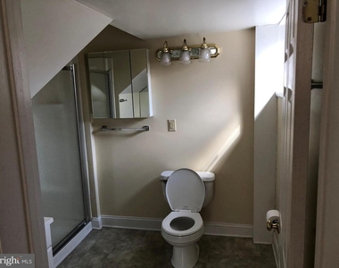 104 Loudoun Street S - Photo Thumbnail 9