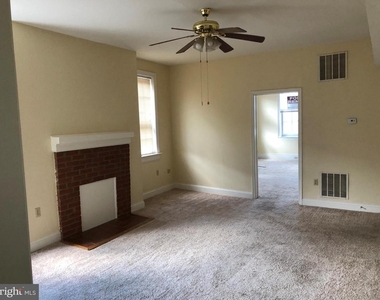 104 Loudoun Street S - Photo Thumbnail 7