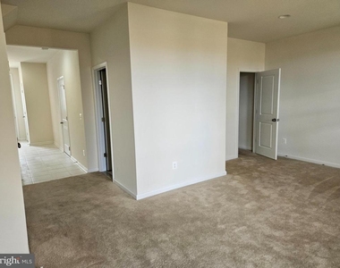 178 Solara Drive - Photo Thumbnail 2