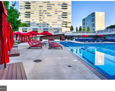 2200 Benjamin Franklin Parkway - Photo Thumbnail 9