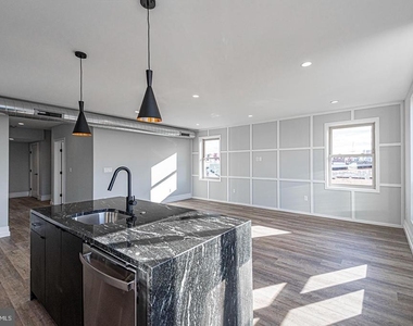 526 Brown Street - Photo Thumbnail 4