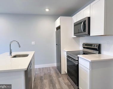 2809 S Warnock Street - Photo Thumbnail 3