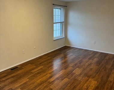 204 Livingston Court - Photo Thumbnail 14