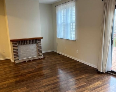 204 Livingston Court - Photo Thumbnail 9