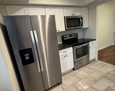 204 Livingston Court - Photo Thumbnail 7