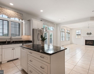 8319 Quarry Manor Terrace - Photo Thumbnail 28