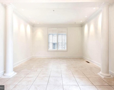 8319 Quarry Manor Terrace - Photo Thumbnail 7