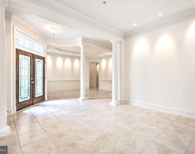 8319 Quarry Manor Terrace - Photo Thumbnail 4