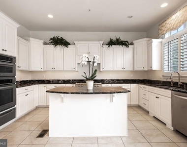 8319 Quarry Manor Terrace - Photo Thumbnail 30