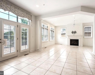 8319 Quarry Manor Terrace - Photo Thumbnail 17