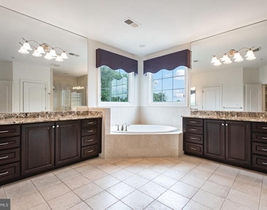 8319 Quarry Manor Terrace - Photo Thumbnail 41