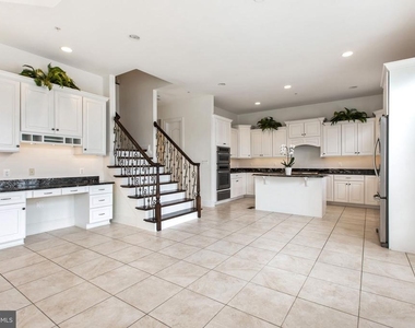 8319 Quarry Manor Terrace - Photo Thumbnail 24