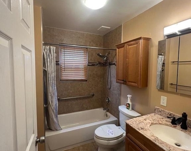 2518 Linwood Road - Photo Thumbnail 10
